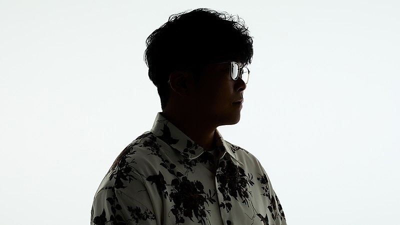 さかいゆう、スリリングな「アイのマネ」MV公開