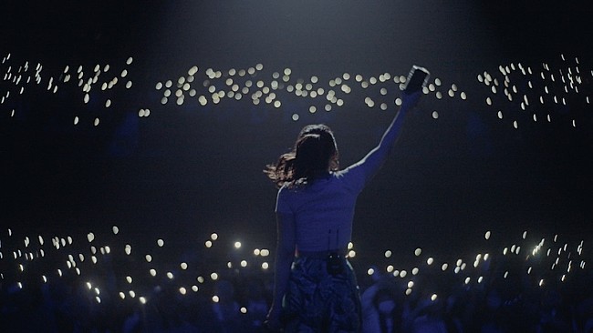 「阿部真央、15周年ファイナル公演より「Somebody Else Now」の映像公開　FM802にてライブ音源先行OAも」1枚目/2