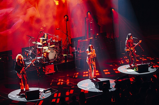 「＜ライブレポート＞THE YELLOW MONKEY、9年ぶりの倉敷でホールツアー＜BLOCK.2＞ファイナル公演を開催　セットリストプレイリストも公開」1枚目/11