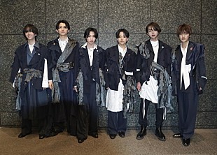 「Lienel、歪んだ表情＆ズタボロの衣装の退廃美で魅せる「罪と罰」MV公開」