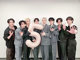 「Stray Kids日本デビュー5周年、メンバーからのメッセージ＆コメント映像を公開」