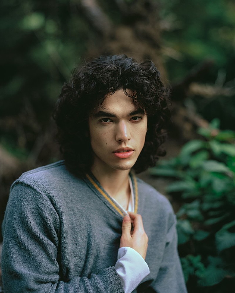 コナン・グレイ、デビューアルバム5周年記念盤を配信リリース