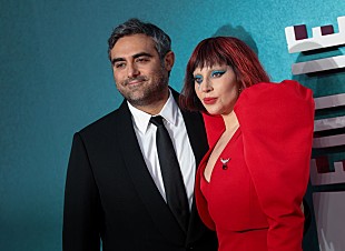 「レディー・ガガ、婚約者のマイケル・ポランスキーが米ビルボード・チャートにデビュー」