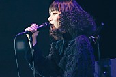 「＜ライブレポート＞三浦透子、フルバンド編成のビルボードライブ追加公演完走　個性豊かな5名で追求した音楽の可能性」1枚目/26