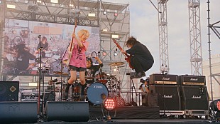 「ヤバイTシャツ屋さん、“志摩スペイン村”公演のライブBD＆DVDより「NO MONEY DANCE」映像公開」