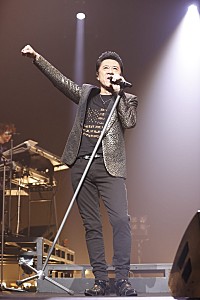 ミュージック HOUND DOG BLOOD LIVE FINAL 200x_image.JPG