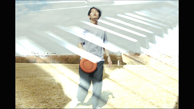 「折坂悠太、自身が撮影・編集を手がけた「沖の方へ」MV公開」1枚目/3