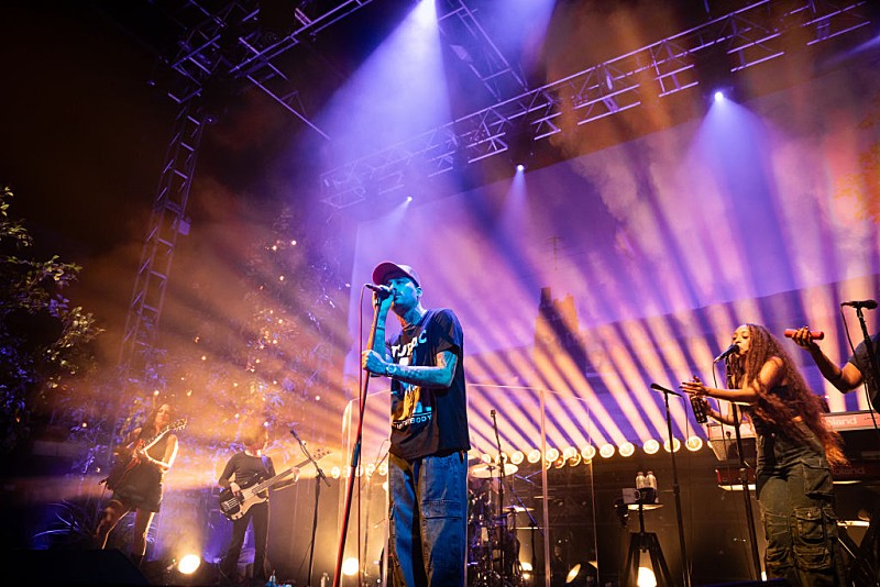 ゼイン・マリク、1D脱退から10年で初めてグループの楽曲をパフォーマンス 