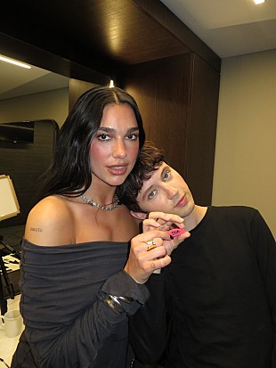 「デュア・リパ、トロイ・シヴァンを迎えた「Physical」リミックス公開」