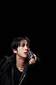 「BTSのJIN、成熟さ＆色気を『Echo』コンセプトフォト第3弾で表現」1枚目/4