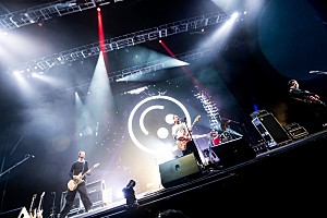 ライブレポート＞フィーダー×ELLEGARDEN、 積み重ねてきた歴史が