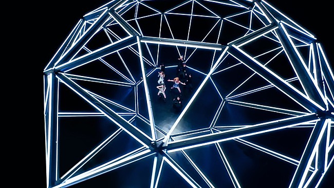 「『IS:SUE / &#039;SHINING&#039; Music Video』」2枚目/16