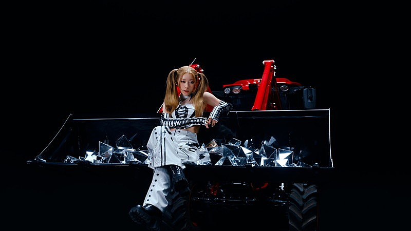 「『IS:SUE / &#039;SHINING&#039; Music Video』」5枚目/16