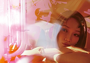 「LE SSERAFIM、自然な魅力を放つ『DIFFERENT』ソロコンセプトフォトを公開」