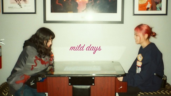 「羊文学、USツアー中に撮影された「mild days」MVはロードムービー風」1枚目/3