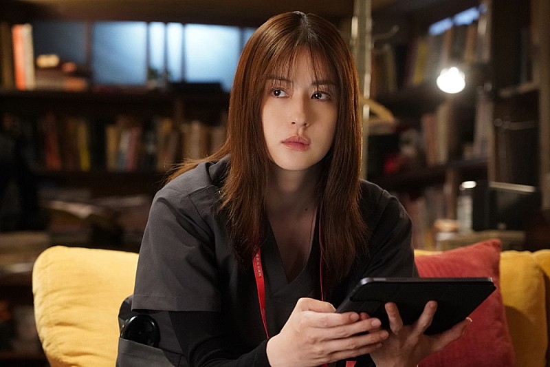 「「Dr.アシュラ」“朱羅”松本若菜と“ナオミ”小雪、治療拒否の患者と向き合う 「『地獄に片足突っ込んでも患者を救い続ける』ってかっこいい」」1枚目/1