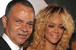 「リアーナの父親、ロナルド・フェンティが70歳で死去」