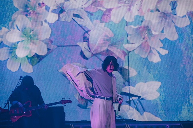 「【KENSHI YONEZU 2025 WORLD TOUR / JUNK】ライブ写真
Photo by Jiro Konami」5枚目/12