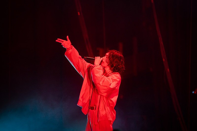 「【KENSHI YONEZU 2025 WORLD TOUR / JUNK】ライブ写真
Photo by Jiro Konami」3枚目/12