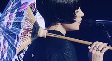 椎名林檎、アリーナツアーより「TOKYO」「茫然も自失」ライブ映像
