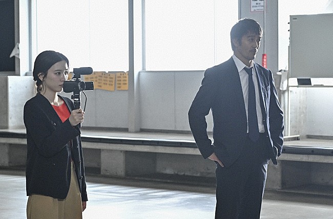 「日曜劇場「キャスタ－」「プルトニウムまで出てきて相当深い闇が暴かれそう」「ジッポ－で人を殺すの怖いな」」1枚目/1