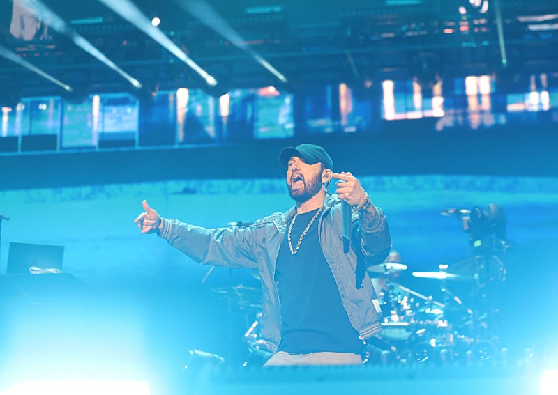 エミネム「Rap God」を米LAの名物気象予報士が天気予報にアレンジ 