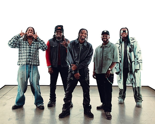 「ジャスティン・ビーバーのバックバンド”ウィー・ザ・バンド”、デビューSG「ワン・アンド・オンリー」リリース」1枚目/3