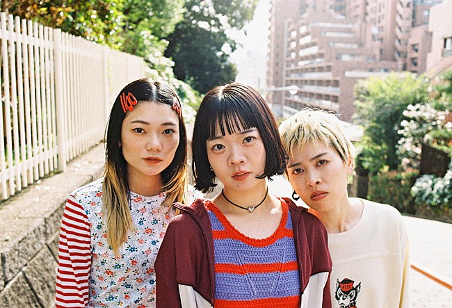 「SHISHAMO、6/25に新曲「君に聞きたいひとつのこと」配信決定　宮崎描き下ろしジャケも公開」1枚目/2