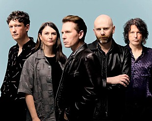 「フランツ・フェルディナンド、東京のバーを舞台にした「Bar Lonely」リリック・ビデオ解禁」