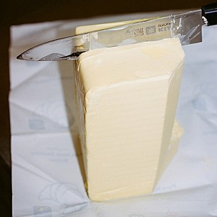 「羊文学、新曲「春の嵐」を突如リリース＆約2年ぶりニューアルバムのリリースも決定」