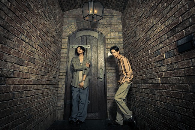 「赤西仁×錦戸亮「N/A」、ハワイでシルク・ドゥ・ソレイユとコラボ」1枚目/4