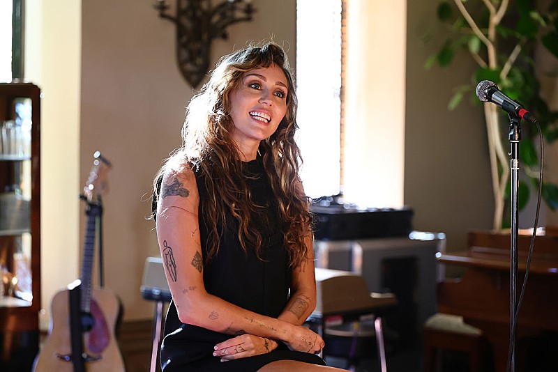 マイリー・サイラス、ハリウッド・ウォーク・オブ・フェームの星授与に反応「この瞬間は永遠に生き続ける」