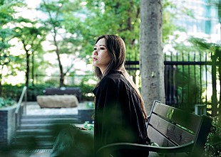 「＜わたしたちと音楽 Vol. 60＞金原ひとみが語る、時代の変化の中で言葉を発信すること」