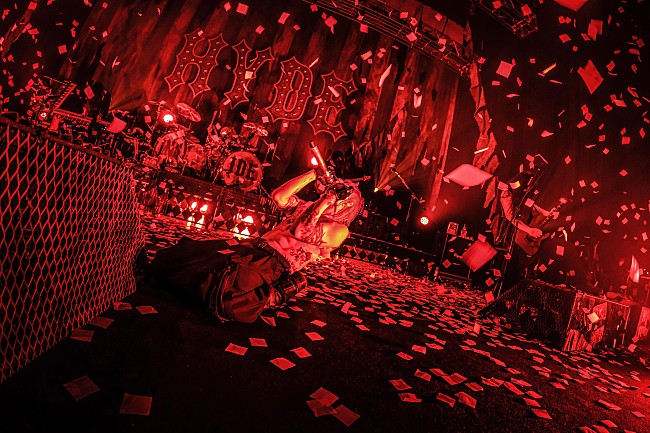 「＜ライブレポート＞HYDE、ワールドツアー【HYDE [INSIDE] LIVE 2025 WORLD TOUR】開幕──「首洗って待ってろよ」」1枚目/7