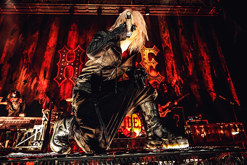 HYDE LIVE 2025ハイドのキーホルダー FLAG 2点 hyde HYDE LIVE 2025 ハイドキーホルダー FLAG HYDE 新品未開封