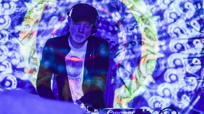 「ブライアン・バートンルイスのサヨナラパーティー、フルラインナップ発表」1枚目/4