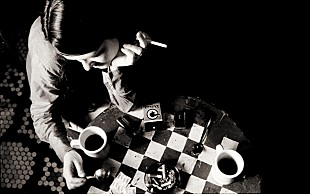 「映画『コーヒー＆シガレッツ』日本公開20周年リバイバル上映、トム・ウェイツ／イギー・ポップ／ザ・ホワイト・ストライプスら出演」