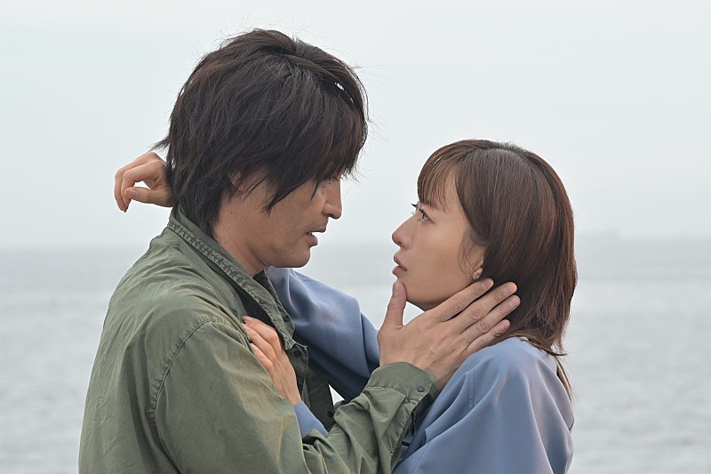 「「奪い愛、真夏」初回から衝撃展開で「激アツ」 「回想シ－ンの安田顕さんのヅラに笑った」」1枚目/1