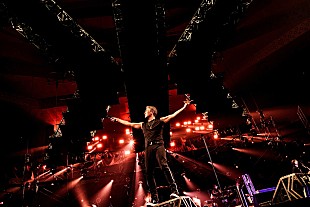 「吉川晃司40周年ライブを収録したDVD &amp; Blu-ray『KIKKAWA KOJI 40th Anniversary Live』鑑賞ポイント10選を徹底解説」