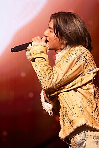 D-LITE、アジアツアーの日本公演を記念して日本オリジナル曲「Umbrella