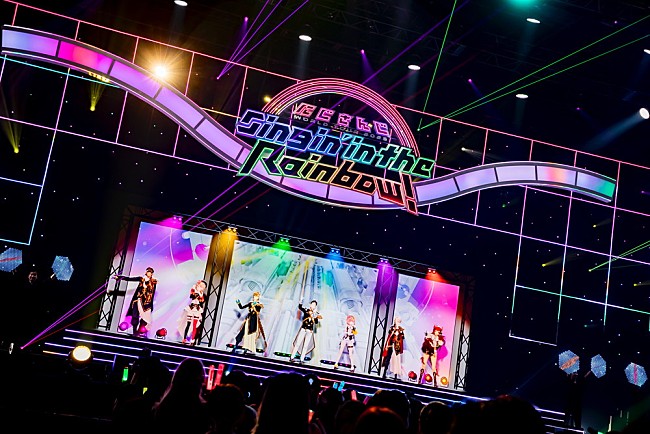 「＜ライブレポート＞虹色の歌声で彩った【にじさんじ WORLD TOUR 2025】横浜公演、える／叶／ドーラ／花畑チャイカ／社築／本間ひまわり／葛葉がオンステージ」1枚目/15