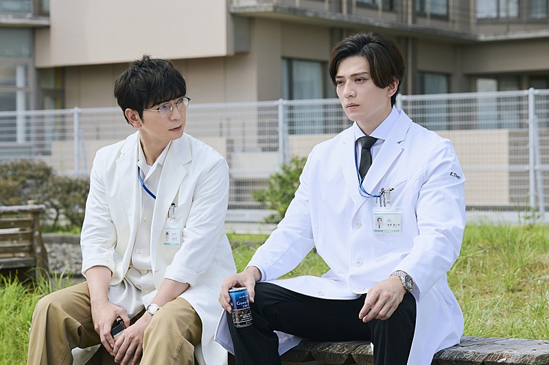 「日曜劇場「19番目のカルテ」「小芝風花、木村佳乃に続いて、真剣佑も松潤ワ－ルドに引きずり込まれたな」「津田健次郎さんは、この役と自分の人生を重ね合わせたんじゃないかな」」1枚目/1