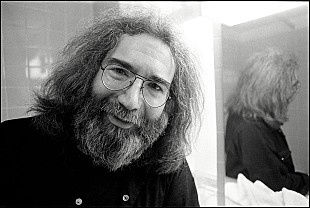 「故ジェリー・ガルシア、幼少期を過ごした米サンフランシスコの通りが彼にちなんで命名される」