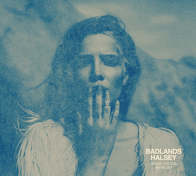 ホールジー、デビュー作『バッドランズ』10周年記念アルバムのリリース決定 