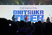 「＜レポート＞Onitsuka Tiger『DENIVITA』AW25発表、ルーク・ヘミングスが魅せたロックな一夜」1枚目/10