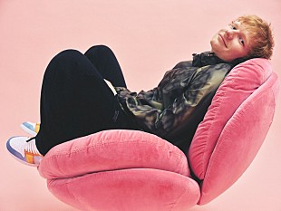 「エド・シーラン、コミカルな「A Little More」MVでルパート・グリントと再タッグ」