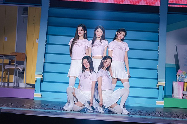 「＜ライブレポート＞ILLIT、日本初公演【2025 ILLIT GLITTER DAY IN JAPAN】で見せたGLLITとの絆の強さ　乃紫と「Topping」も初披露」1枚目/8