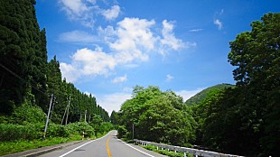 「日食なつこ、ニューAL『銀化』より「どっか遠くまで」本人制作MV公開」