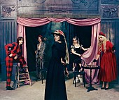 「ザ・ラスト・ディナー・パーティー、2ndアルバム『フロム・ザ・パイアー』国内盤発売決定」1枚目/2