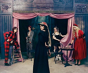 「ザ・ラスト・ディナー・パーティー、2ndアルバム『フロム・ザ・パイアー』国内盤発売決定」